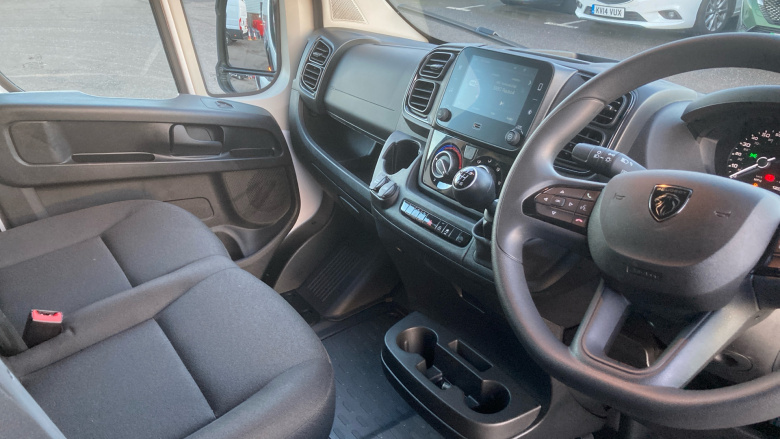 Peugeot Boxer 3500 Heavy L4 Diesel 2.2 BlueHDi 140 H2 Van Professional